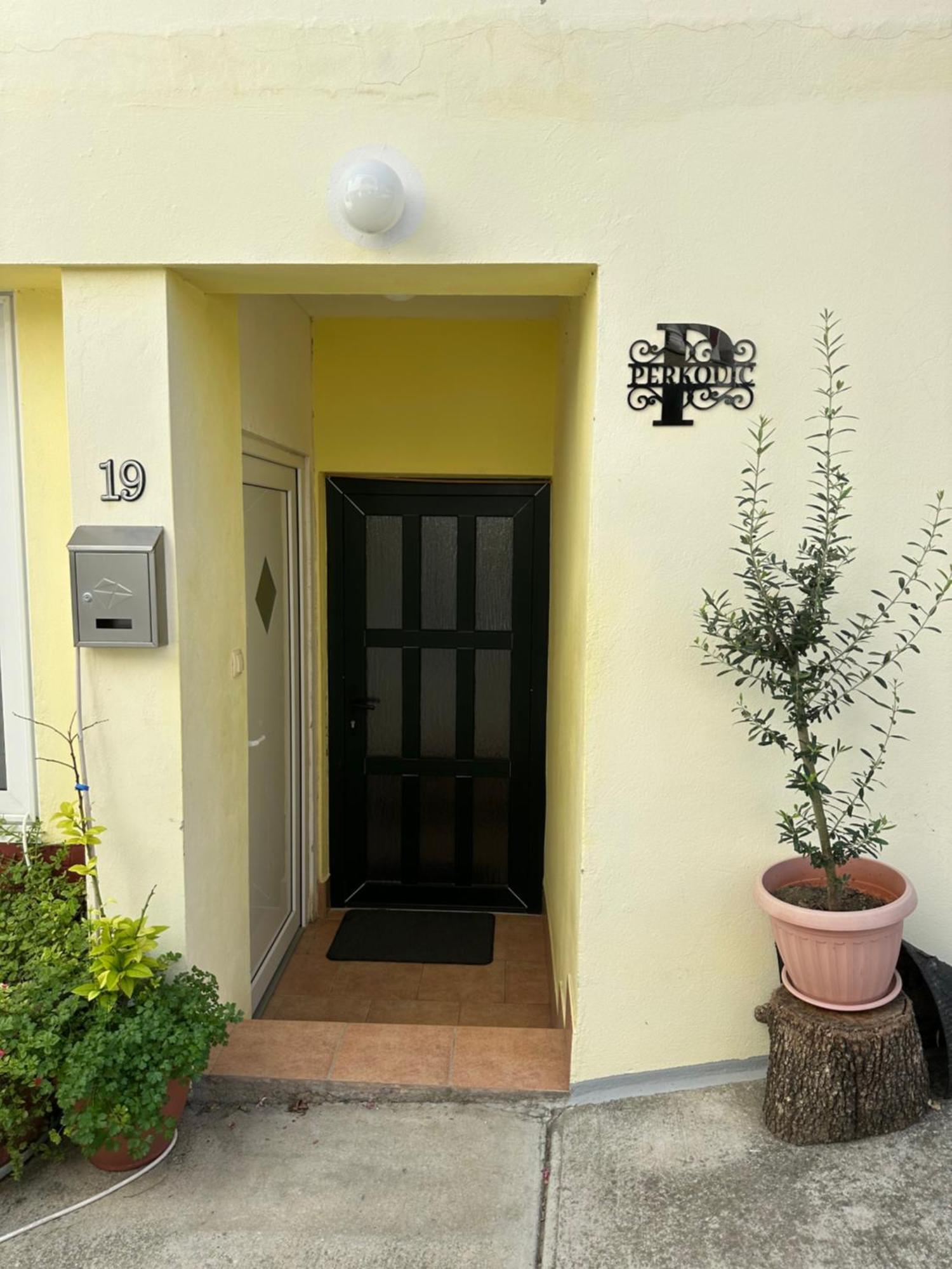 Apartment For 4-6 Persons Second Floor Ljubač 외부 사진